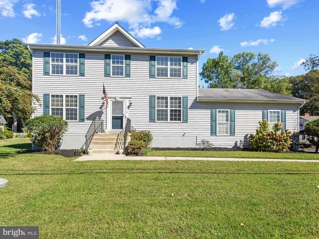 1410 Central Ave E, Edgewater