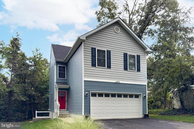 898 Marigold Rd, Glen Burnie