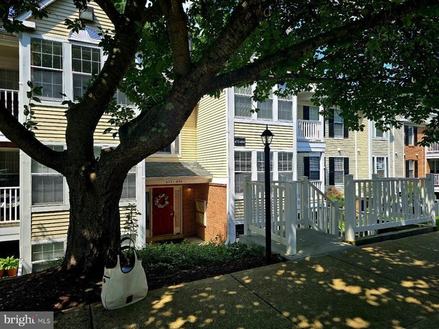 686 Southern Hills Dr #d-4h, Arnold