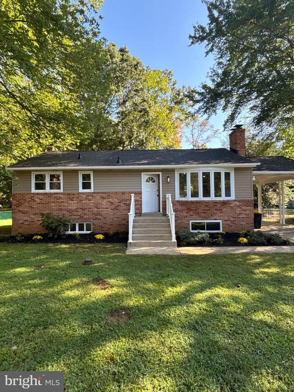 80 Beach Dr, Edgewater