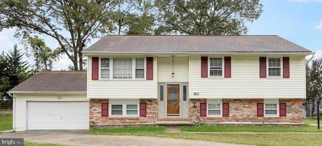 903 Jay Ct, Glen Burnie