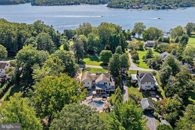 413 Joyce Ln W, Arnold