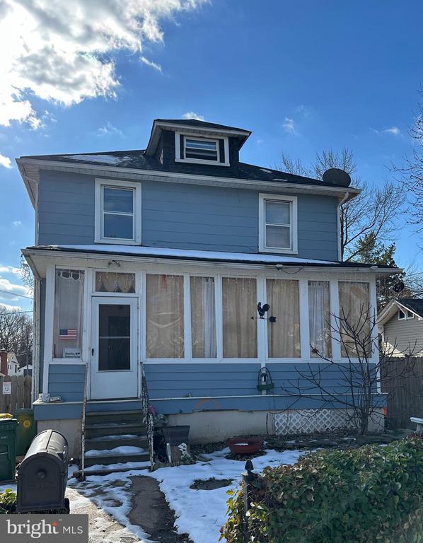 211 Hillcrest Ave, Baltimore