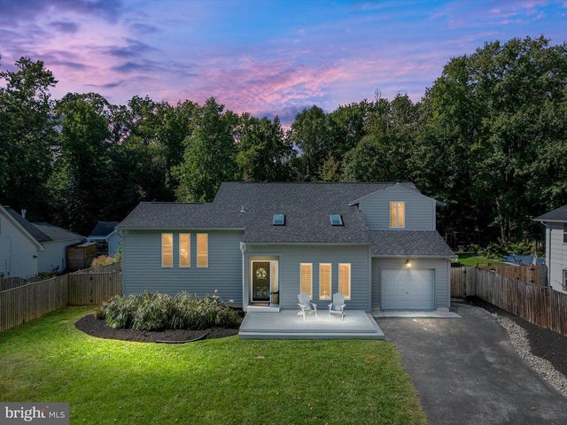 1004-a Harbor Dr, Annapolis