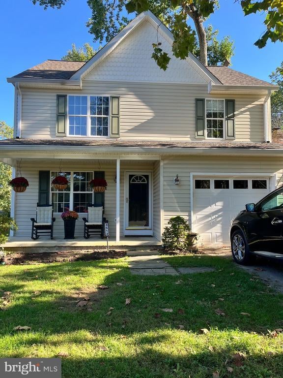 3513 Oak Dr, Edgewater