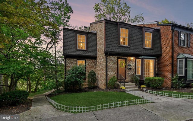 1682 Albermarle Dr, Crofton