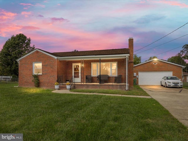 904 Hammonds Ln, Baltimore