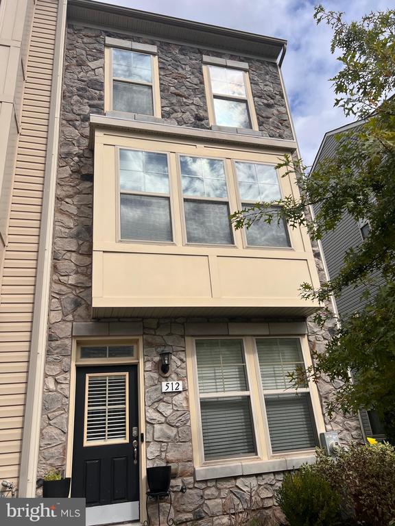 512 Pebblebrook Ln, Glen Burnie