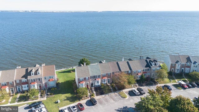 7945 River Rock, Stoney Beach