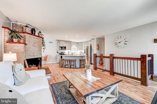 1299 Montclair Dr, Pasadena