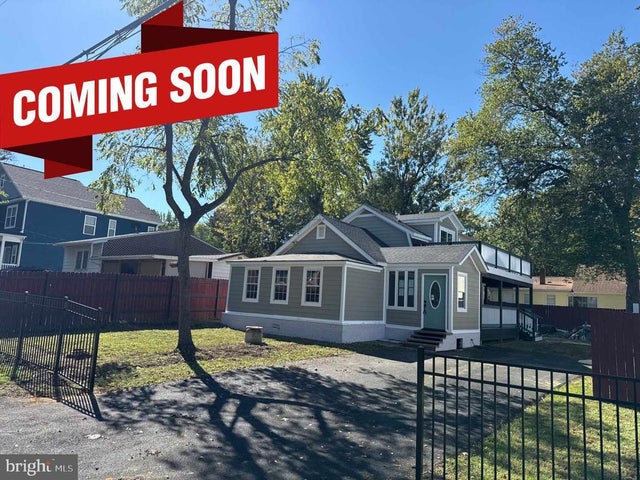 1532 Mayfield Rd, Edgewater