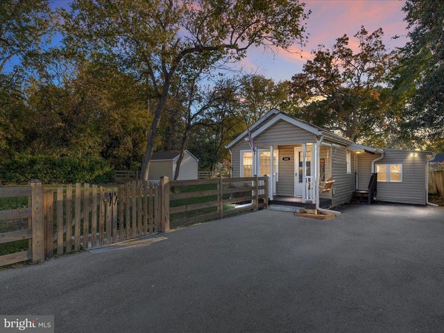 333 Magothy Beach Rd, Pasadena