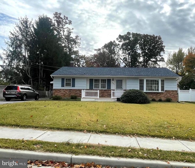 697 W Maple Rd, Linthicum Heights