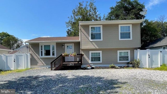 312 Londontown Rd, Edgewater