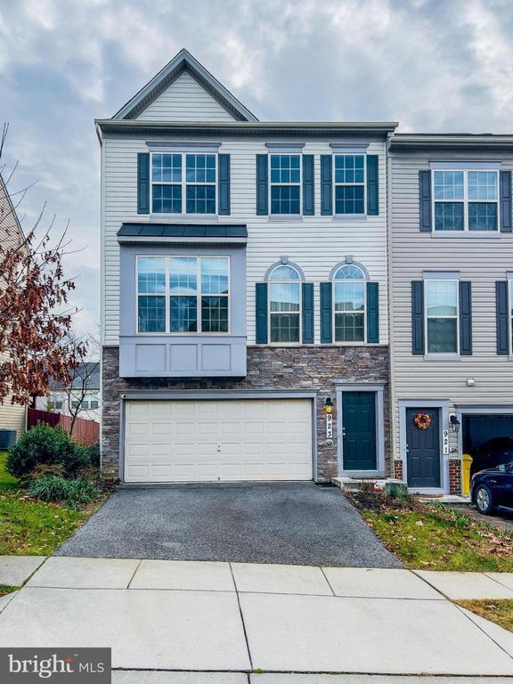 923 Whitstable Blvd, Arnold