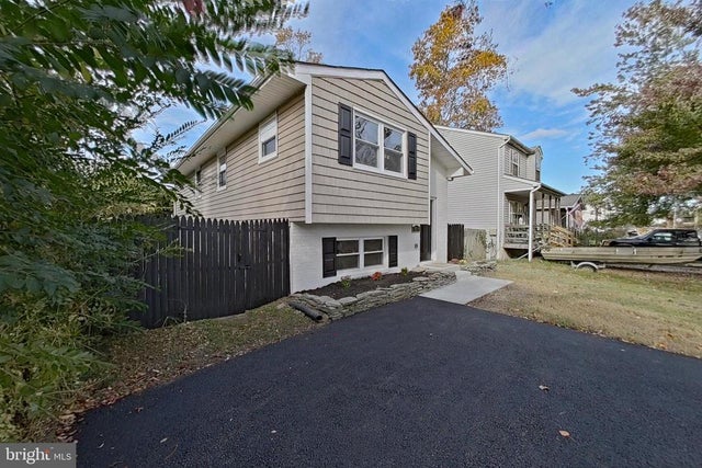 1708 Millstone Dr, Edgewater