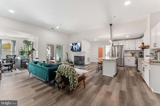 10-i Greystone Ct #1, Annapolis