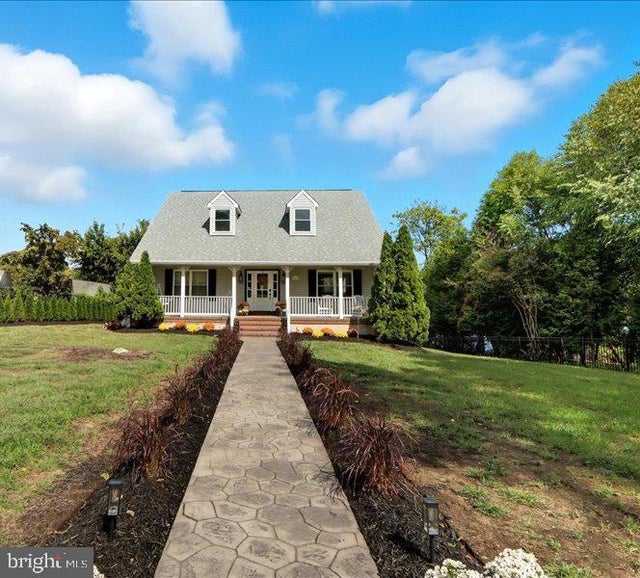 706 E Shore Rd, Pasadena