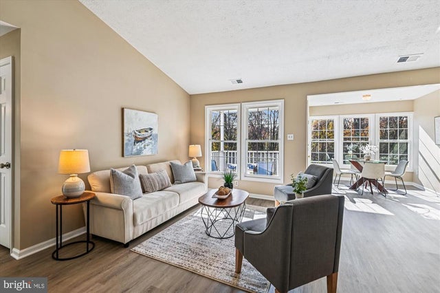 717 Deering Rd #5l, Pasadena