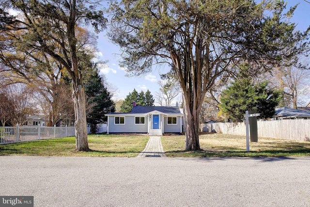 1423 Park Rd, Edgewater