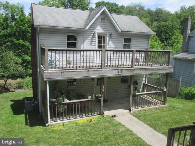 210 E Reynolds St, Cumberland