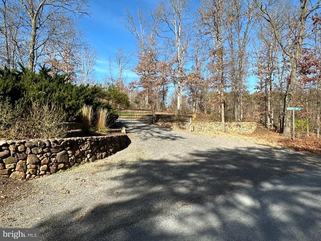 21809 Borrowed Time Ln Se, Oldtown