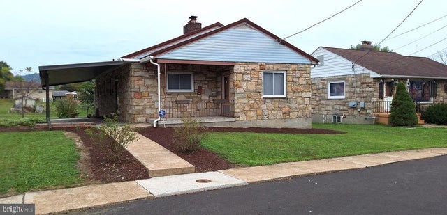 30 Memorial Ave, Cumberland