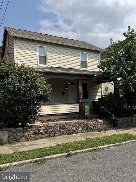 118 Oak St, Cumberland