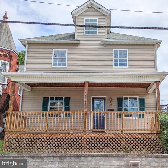 28 Virginia Ave, Cumberland