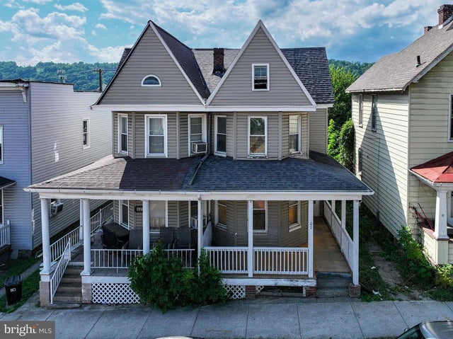 407 Grand Ave, Cumberland