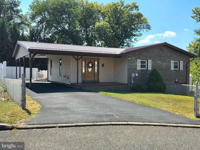 521 E Fourth St, Cumberland