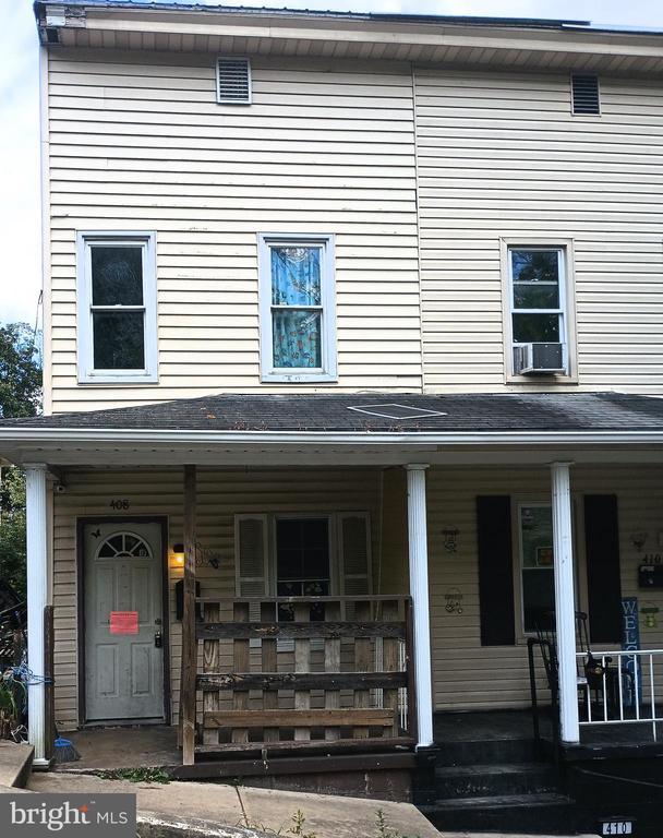 408 Chestnut St, Cumberland