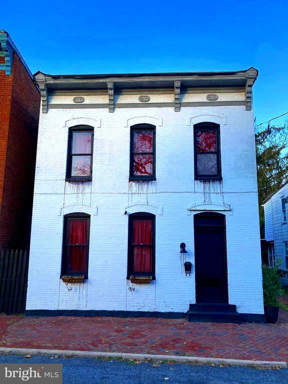 461 Columbia St, Cumberland