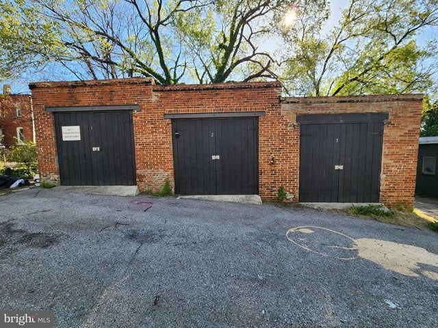 Garages Off Of Walbrook Ave, Baltimore
