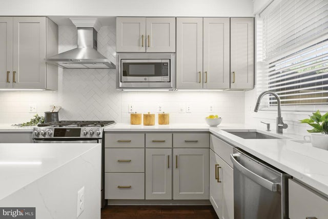 626 S Eaton St, Baltimore