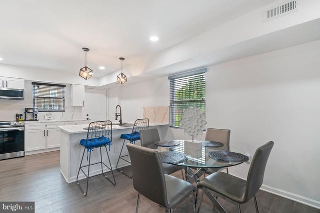 1221 E Oliver St, Baltimore