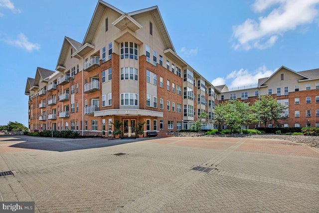 23 Pierside Dr #129, Baltimore