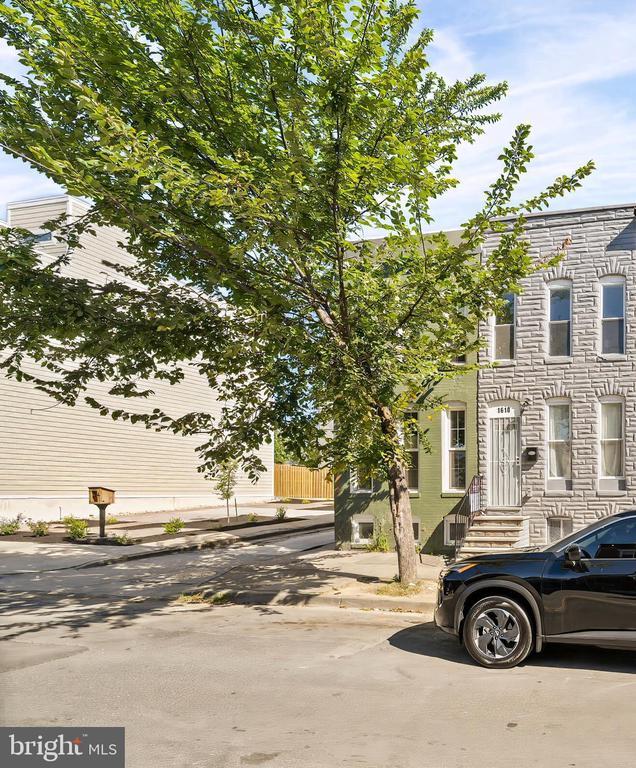 1610 Mchenry St, Baltimore