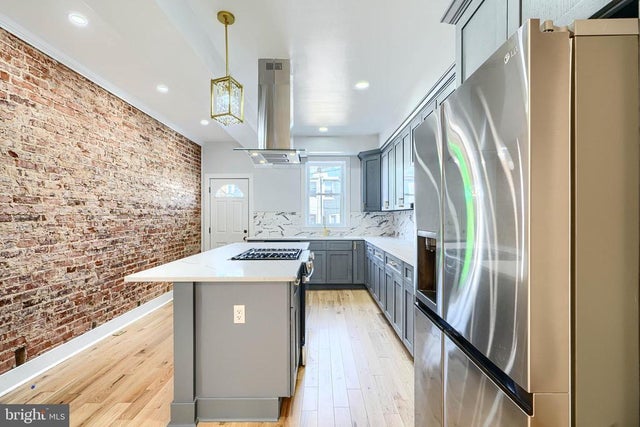 825 N Montford Ave, Baltimore