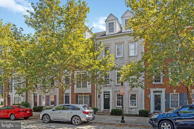 829 Mchenry St, Baltimore