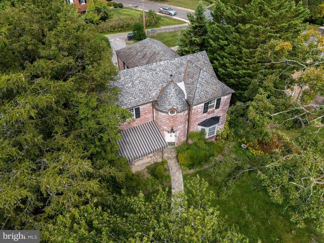 212 Saint Dunstans Rd, Baltimore