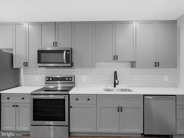 2617 N Calvert St, Baltimore