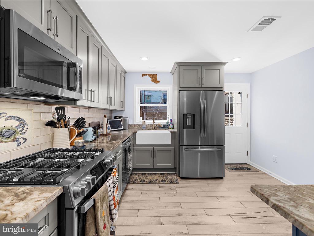 4 S East Ave, BALTIMORE