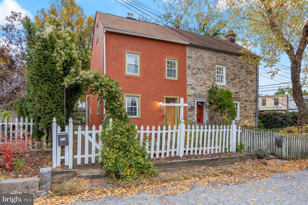 702 Puritan St, BALTIMORE