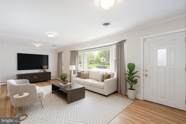 939 Starbit Rd, Towson