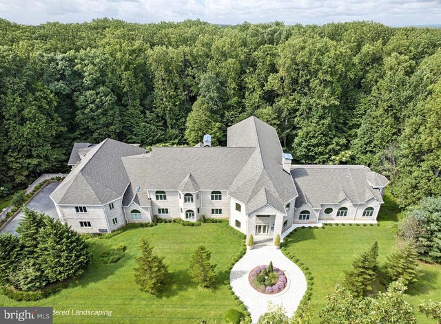 6 Evan Way, Pikesville