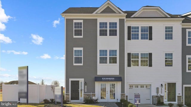 5044 Silver Oak Dr, Rosedale