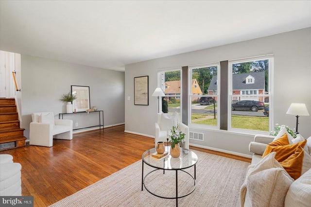 1306 Sudvale Rd, Pikesville