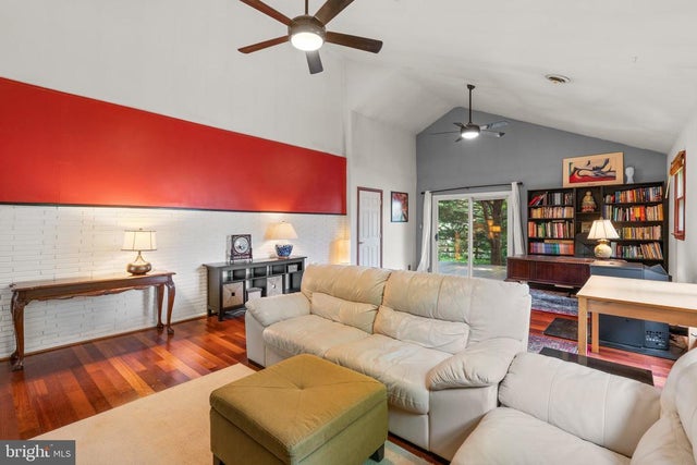 7512 Far Hills Dr, Baltimore