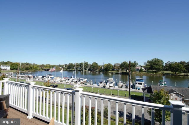 238 Marina View Ct, ESSEX